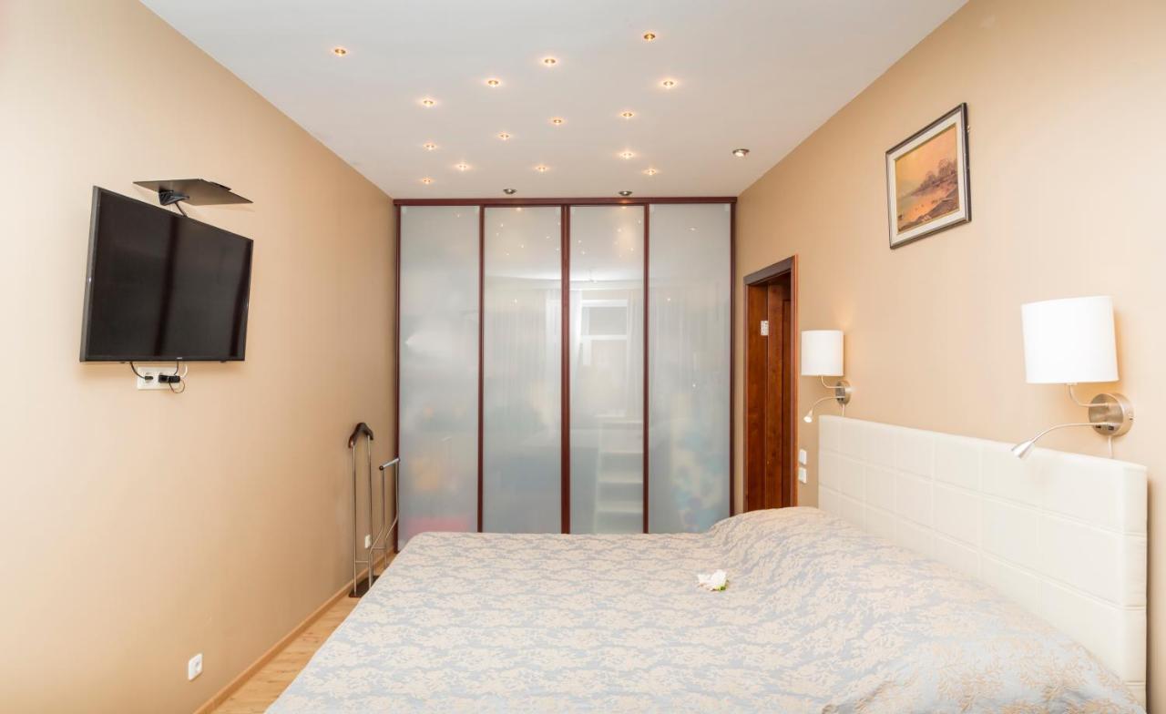 Ferienwohnung Baltic Amber In Diplomatic District & Free Parking Riga Exterior foto