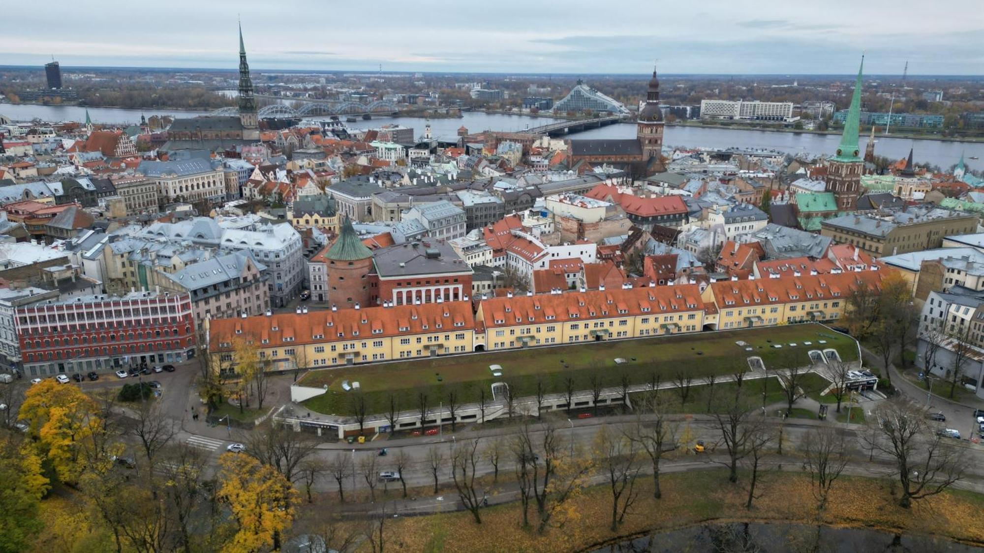 Ferienwohnung Baltic Amber In Diplomatic District & Free Parking Riga Exterior foto