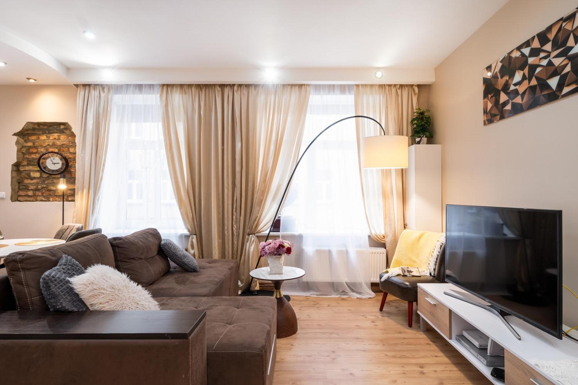 Ferienwohnung Baltic Amber In Diplomatic District & Free Parking Riga Exterior foto