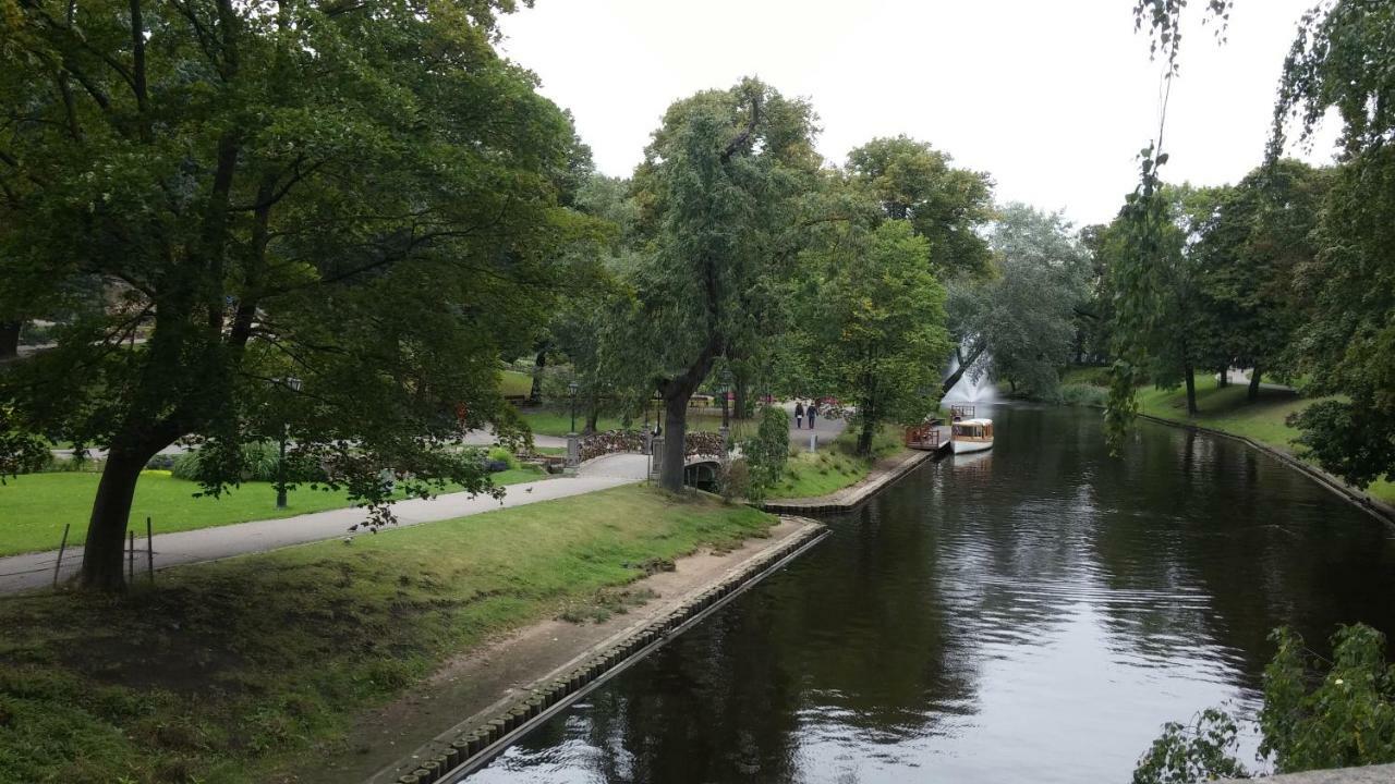 Ferienwohnung Baltic Amber In Diplomatic District & Free Parking Riga Exterior foto