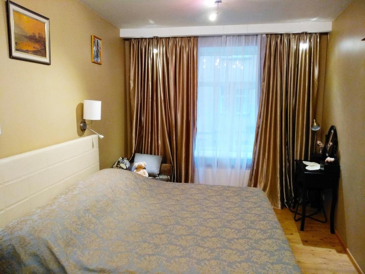Ferienwohnung Baltic Amber In Diplomatic District & Free Parking Riga Exterior foto